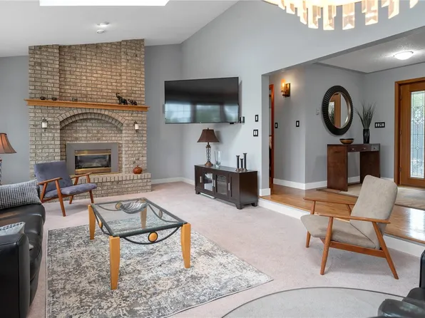 1755 Passage View Dr, Campbell River, BC V9W 6L2