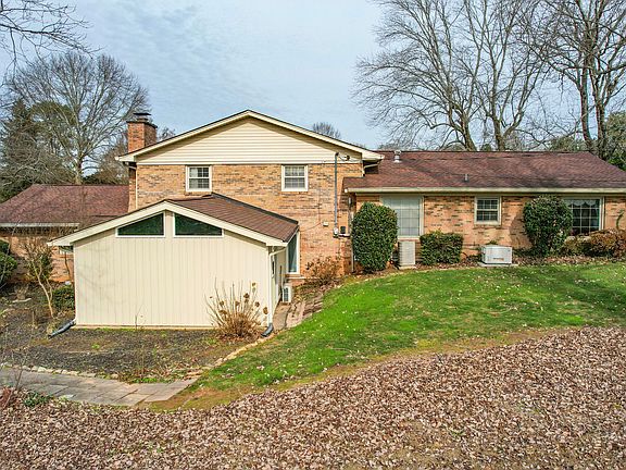5th image of 3880 Westview Dr NW