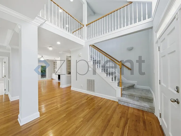 73201 Burrington — Photo 5
