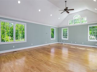 8936 Lady Ln, Hayes, VA 23072
