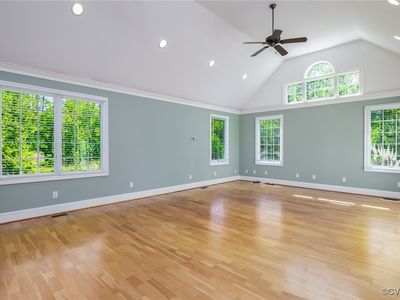 8936 Lady Ln, Hayes, VA, 23072