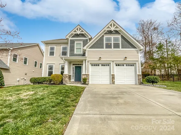 11525 Glowing Star Dr, Charlotte, NC 28215