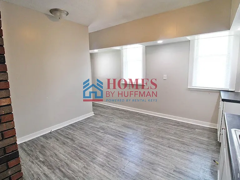 1263 Washington Ave — Photo 7
