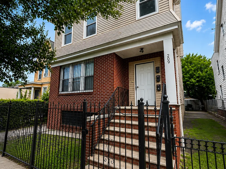 209 Columbia Ave #2B