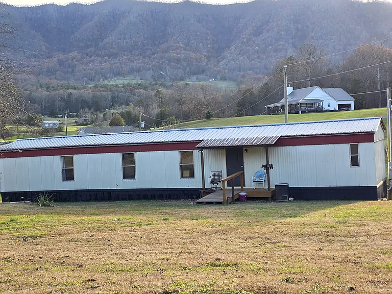 Red Plum Ln — Photo 25