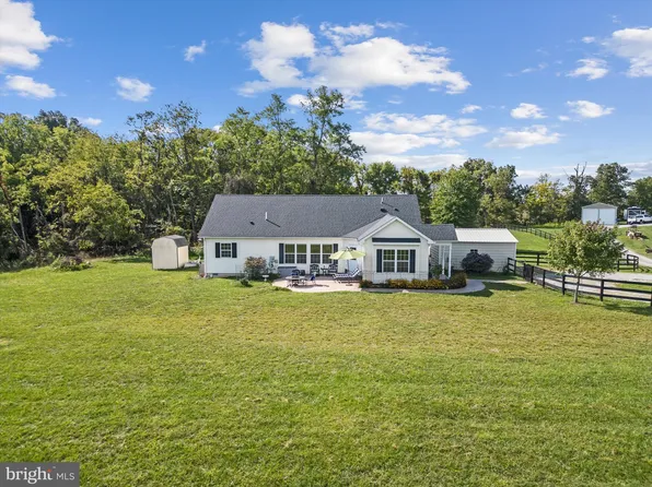 437 Frys Ln, Charles Town, WV 25414