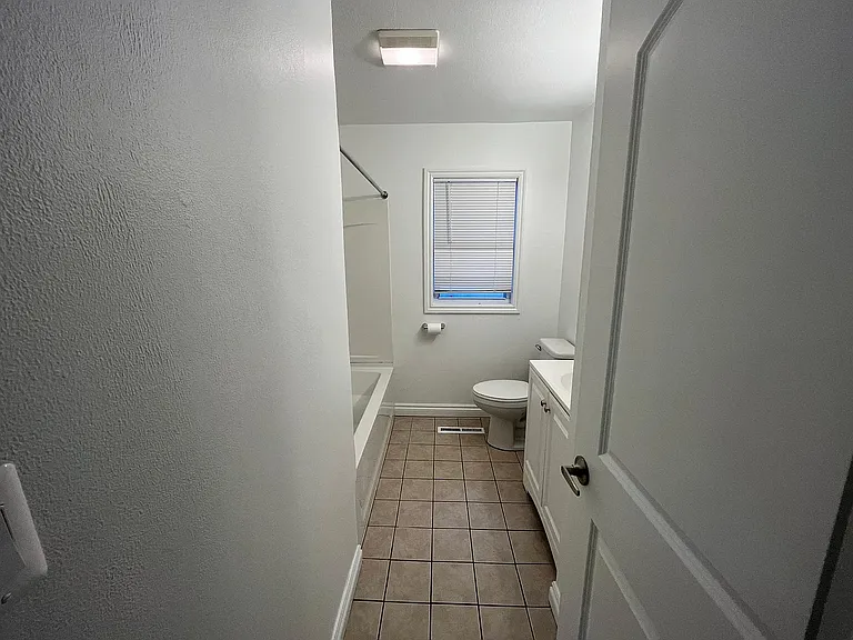 22850 Rosewood Ave — Photo 8