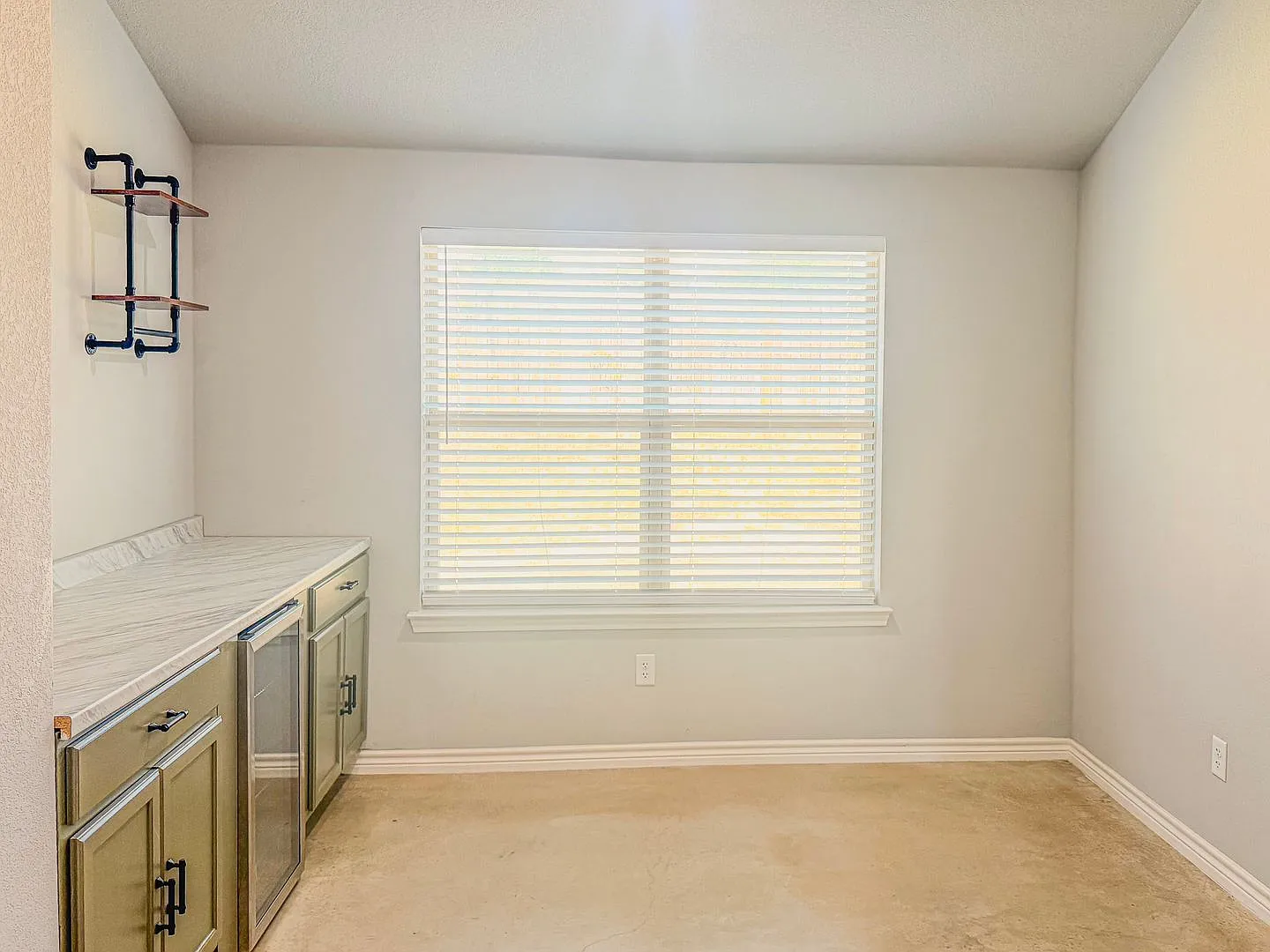 1459 Dryden Ave.. — Photo 4