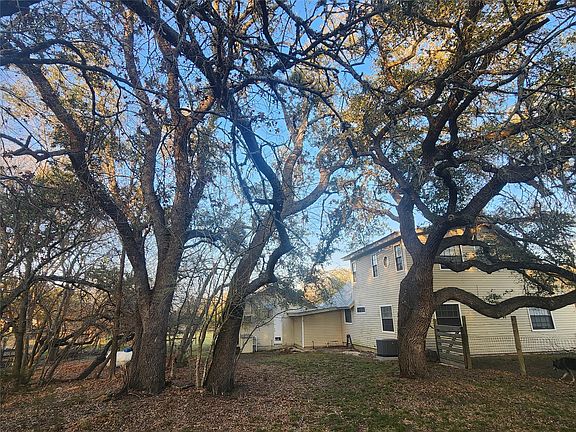 4th image of 200 Little Barton Dr