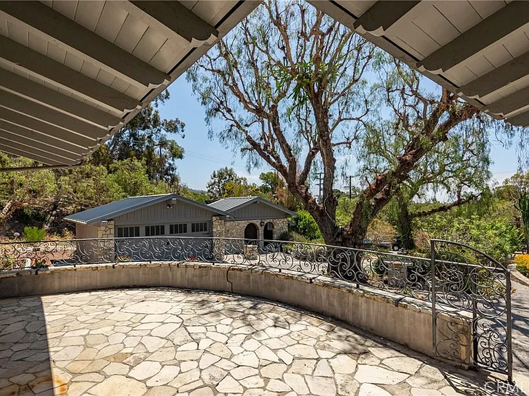 57 Narcissa Dr — Photo 41