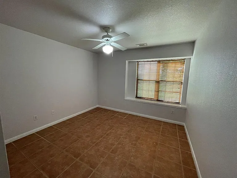5001 Blue Bluff Rd — Photo 17