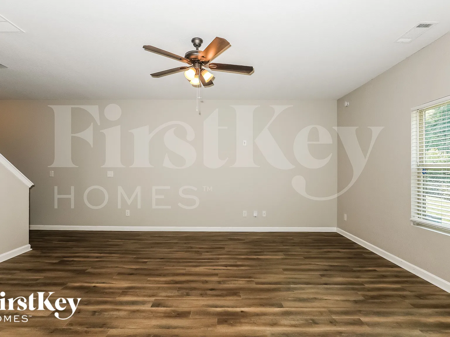 3 bed, 2.5 bath, 1932 sqft, $2,080 — Photo 2