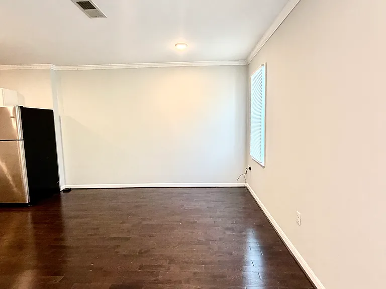 141 E North Ave #3 — Photo 2