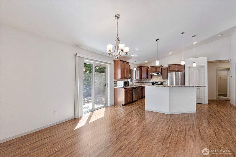 4th image of 1790 Westside Court