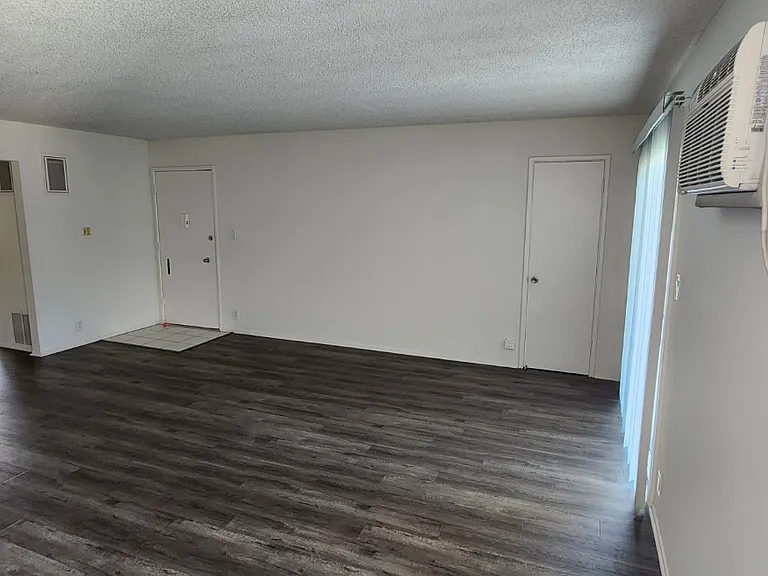 5040 Tujunga Ave #7 — Photo 12