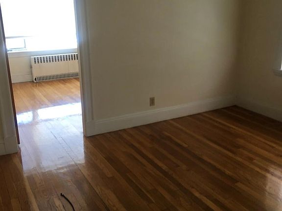 5th image of 81 Winthrop Shore Dr #1