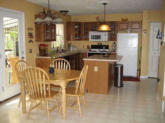 Oak cabinets in kitchen