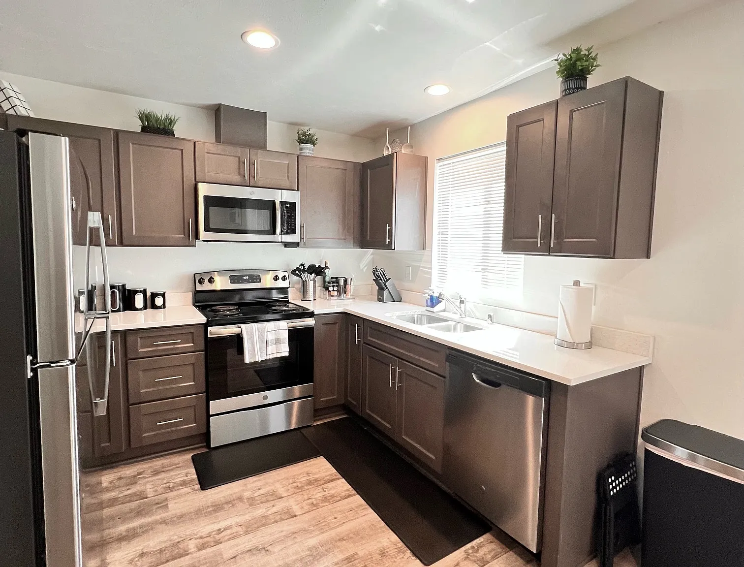 2 bed, 900 sqft, $1,400 — Photo 4