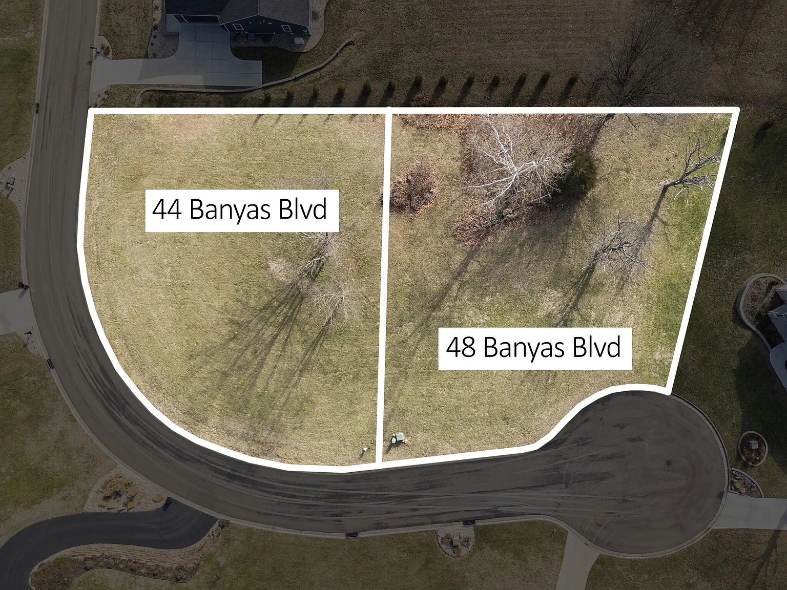 44 Banyas Blvd photo 1