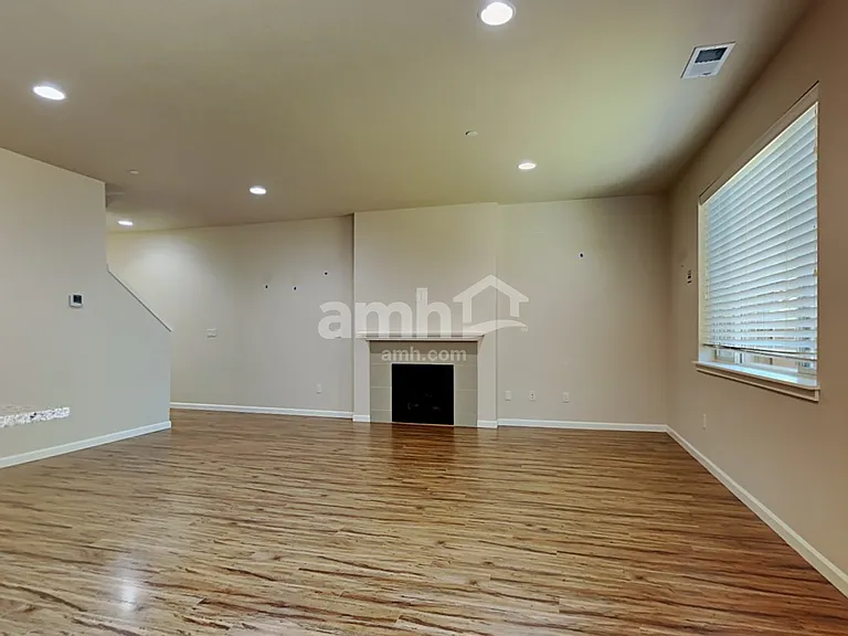 3208 NE 75th Way — Photo 8