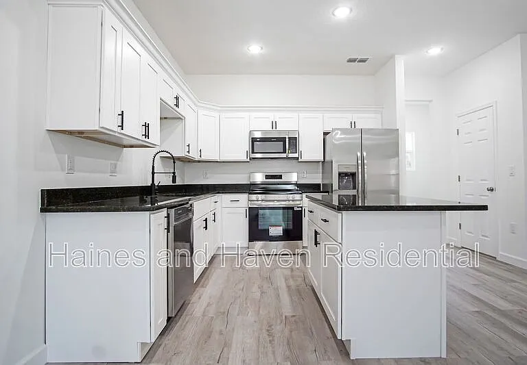 308 Pearl St — Photo 9