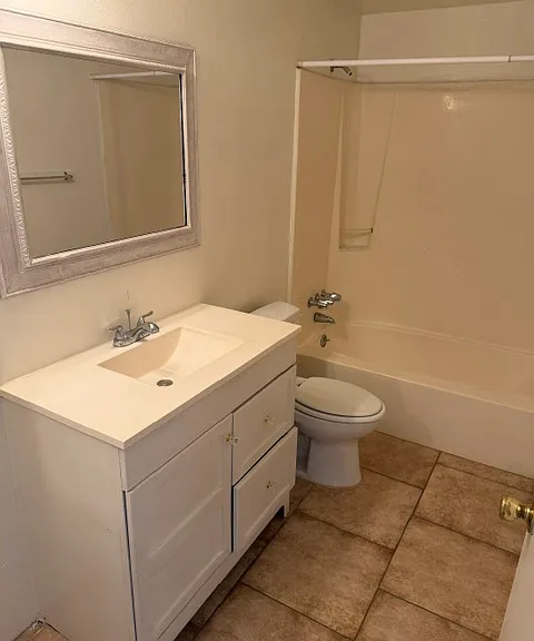 2948 N Tyndall Ave #2948 — Photo 3