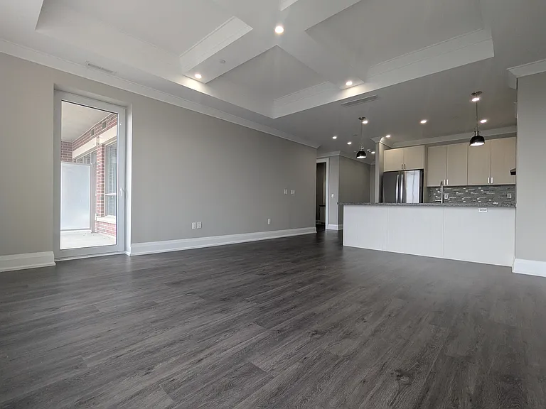 121 King St W — Photo 38