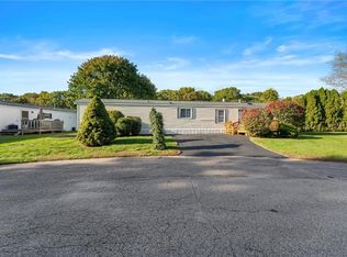 8 Idlewild Ct, Coventry, RI 02816
