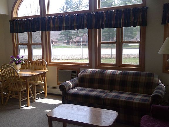 5th image of 1640 Daniel Webster Highway #40