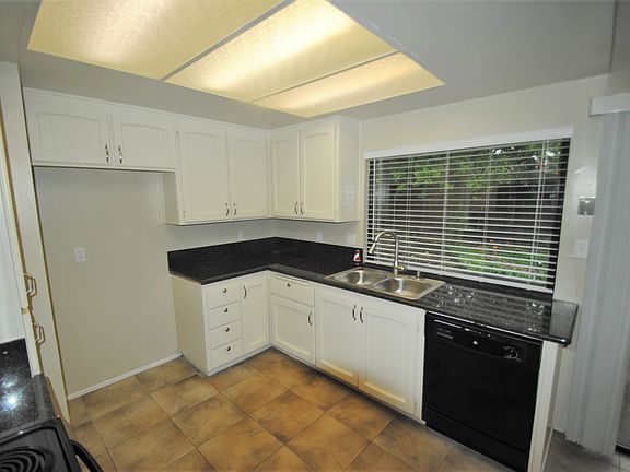 4th image of 9656 Allegheny Dr