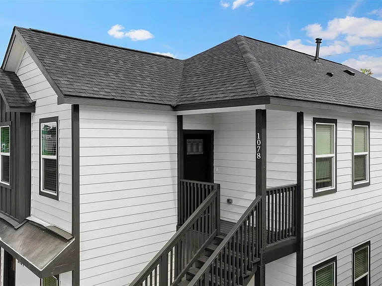 1078 Saint Clair St #B — Photo 3