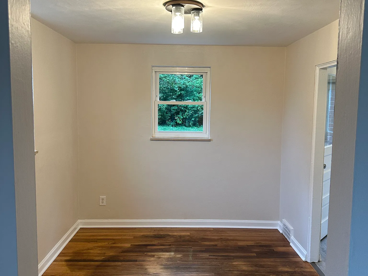 2 bed, 1072 sqft, $1,450 — Photo 3