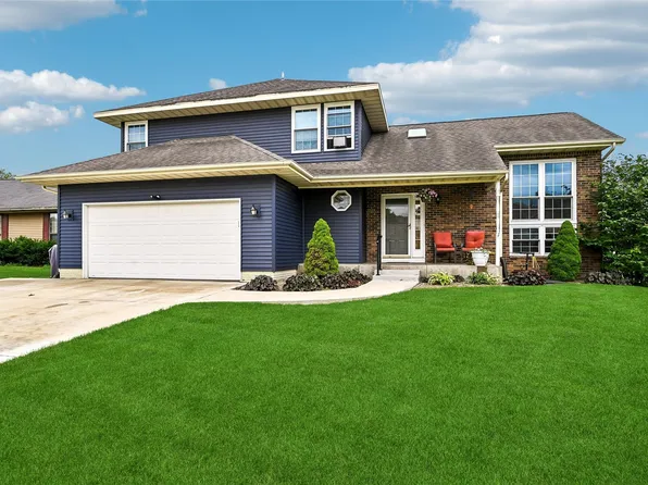 6907 Terrazzo Dr NW, Cedar Rapids, IA 52405