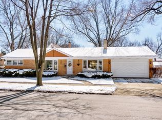 701 Peterson Ave, Park Ridge, IL 60068