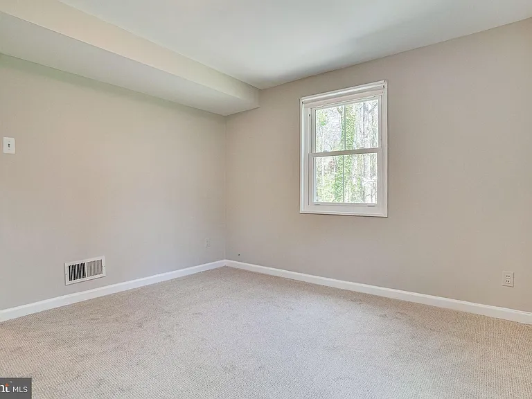 7430 Hastings St — Photo 51