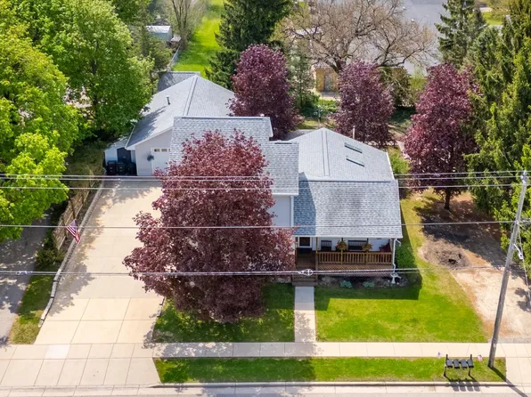 605 Maple St, Palmyra, WI 53156