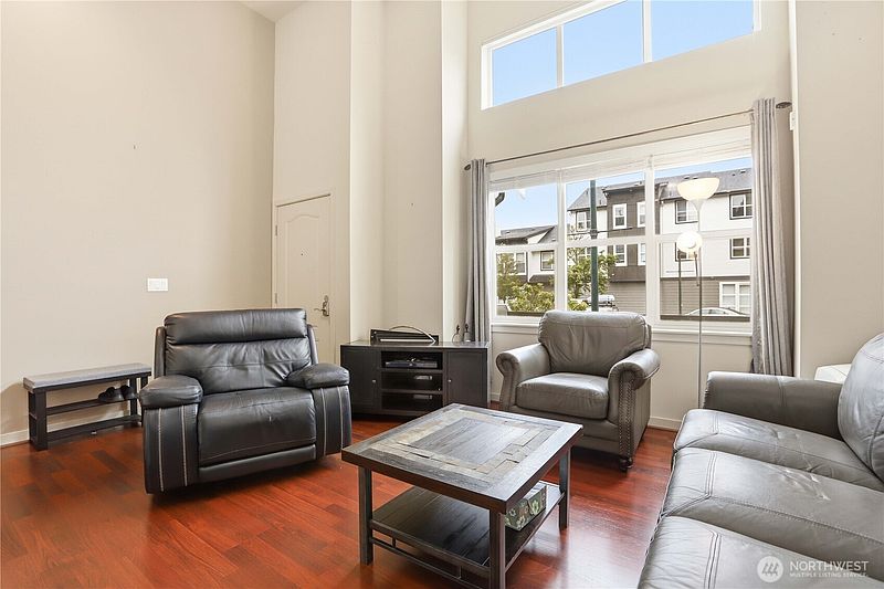 4th image of 4812 Pointes Drive