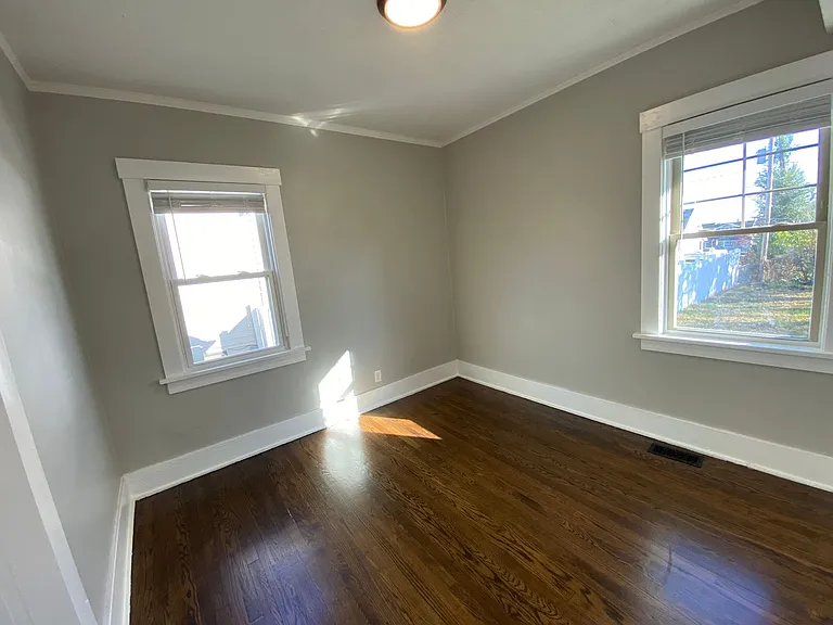 1025 S 28th St — Photo 11