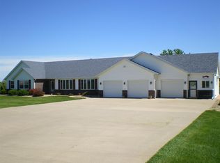 476 Ewart Rd, Grinnell, IA 50112