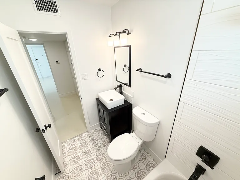 8720 W Olympic Blvd #4 — Photo 11