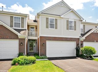 325 Larsdotter Ln, Geneva, IL 60134