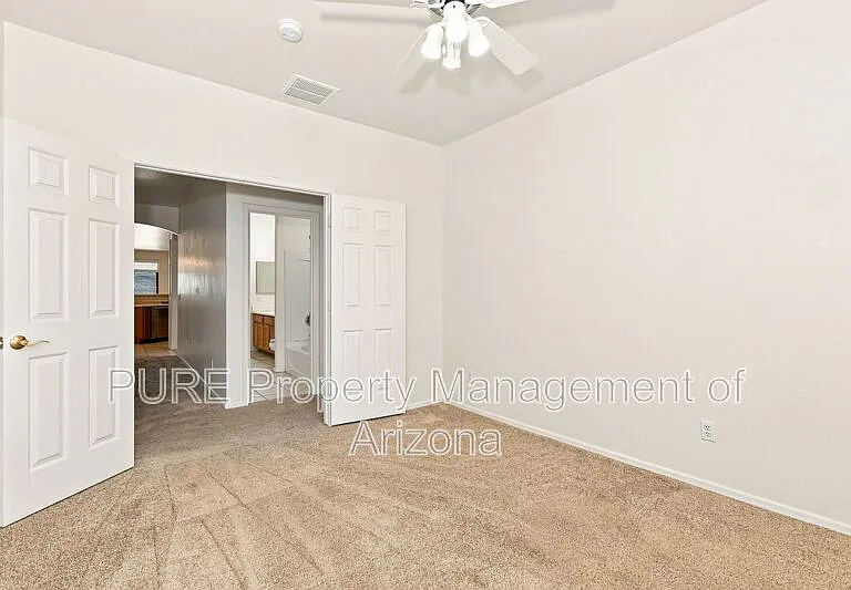 1136 E Nickleback St — Photo 7