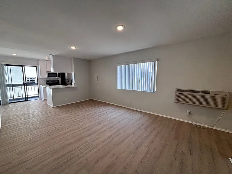132 Clark Dr — Photo 36