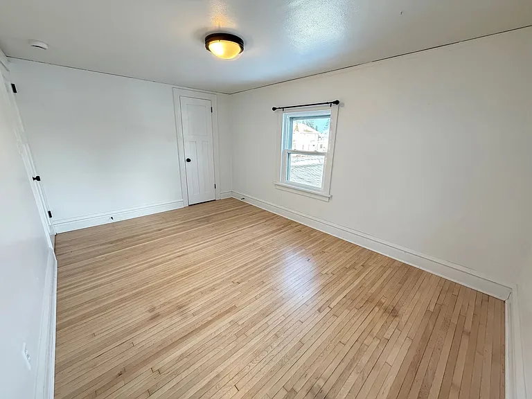 1301 Hammond Ave — Photo 17
