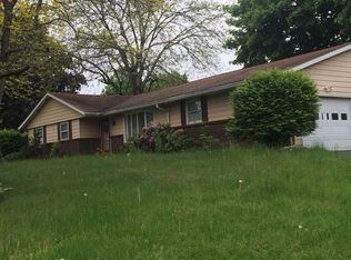 960 Springhouse Rd, Allentown, PA 18104