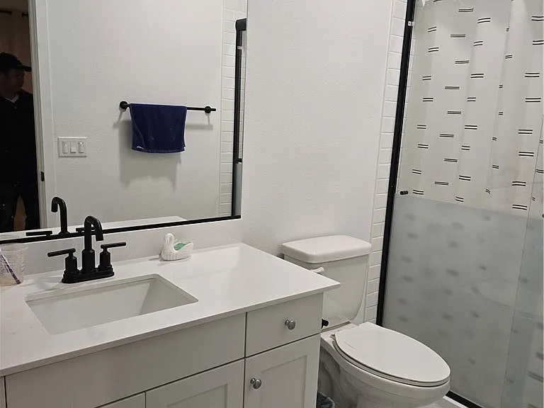 1887 Vincent Dr — Photo 6