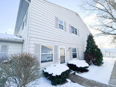 2413 Island Dr APT B, Uniontown, OH, 44685