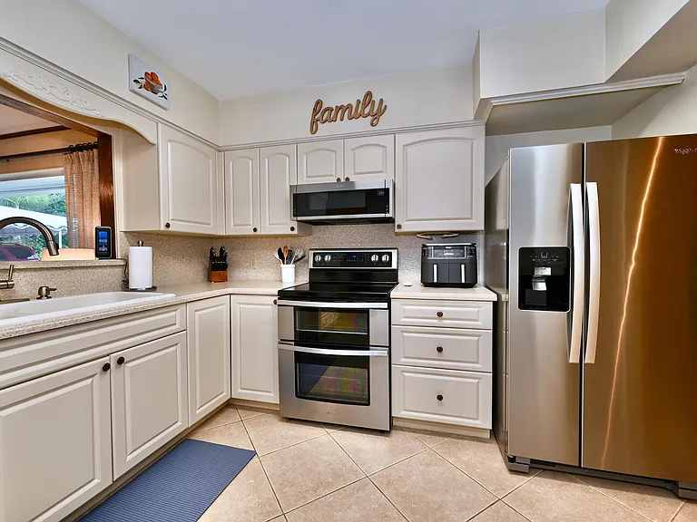 129 Alhambra Pl — Photo 15