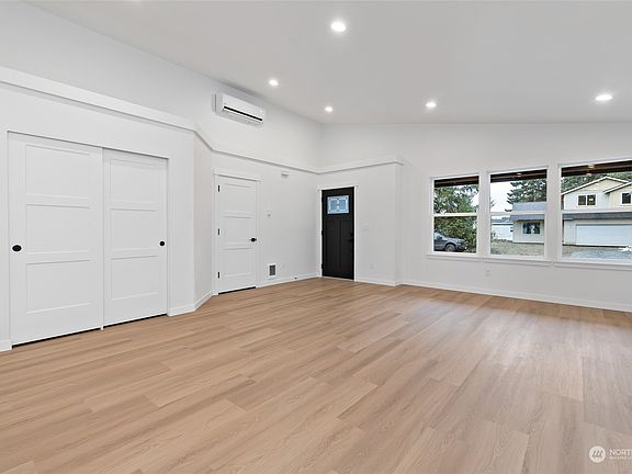 3rd image of 11619 199th Avenue E