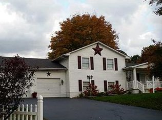 3609 S Maple Dr, New Castle, PA 16101